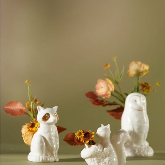 COPY - COPY - NWT. NIB Anthropologie Winter White Creature Bud Vase. Squirrel. … - Picture 2 of 7